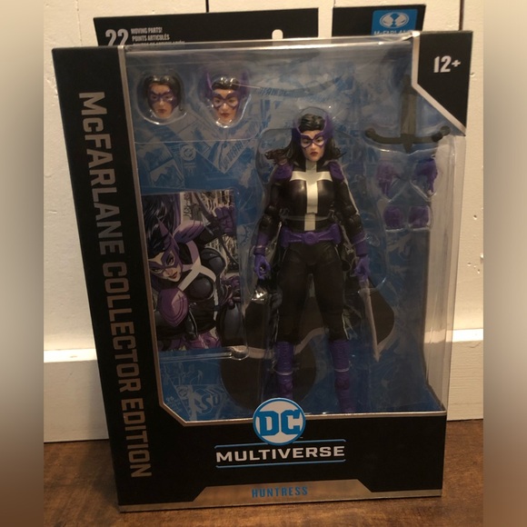 DC Comics Other - McFarlane DC Multiverse Huntress Action Figure